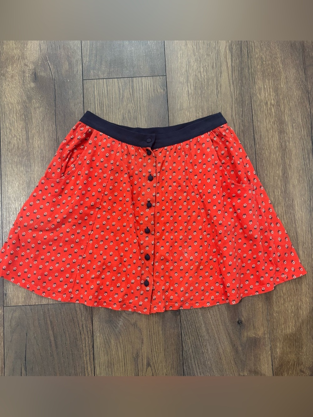 TopShop Red Cotton Floral Mini Skirt With Button Front, Size 4